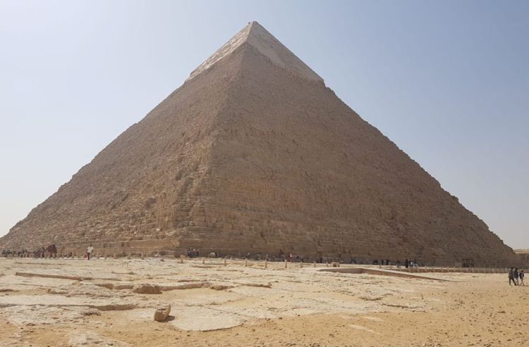 الاثار تفتتح هرم الملك خفرع للزيارة بعد ترميمه