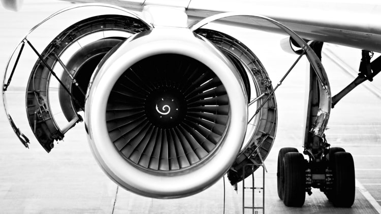 ركاب طائرة بولندية يدفعون تكاليف إصلاح الطائرة ليعودوا إلى ديارهم