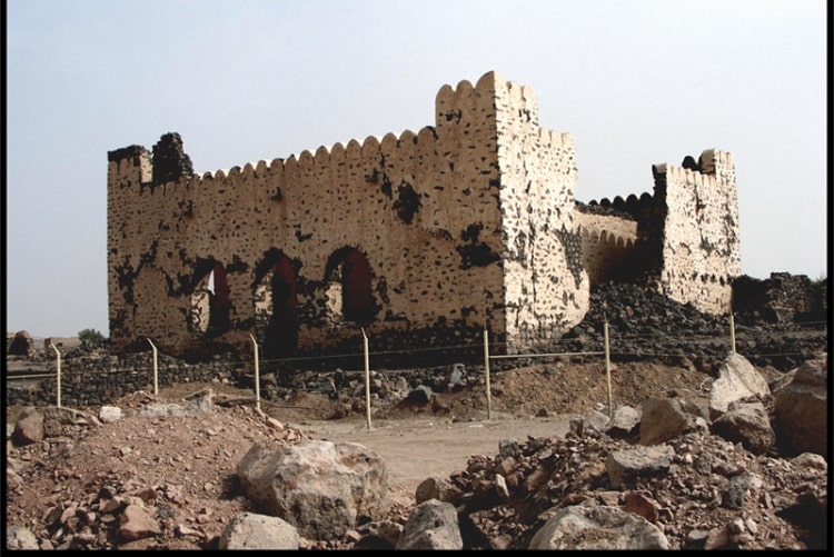 سياحة السعودية تنتهي من تسوير 42 موقعاً أثرياً بمنطقة المدينة المنورة