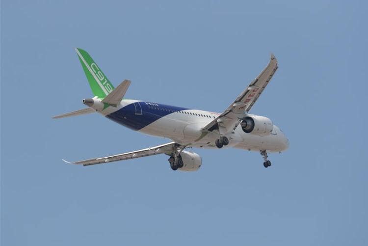 طائرة الركاب النفاثة الثالثة من طراز