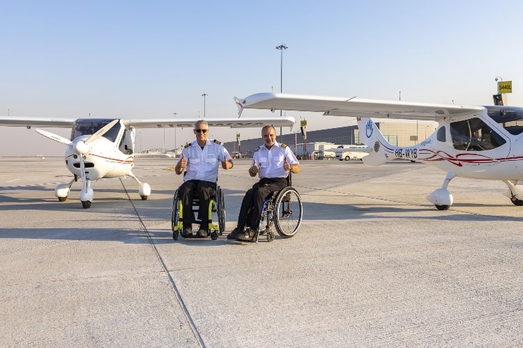 مطارات دبي تستقبل طائرتين يقودهما طياران من أصحاب الهمم .. لأول مرة