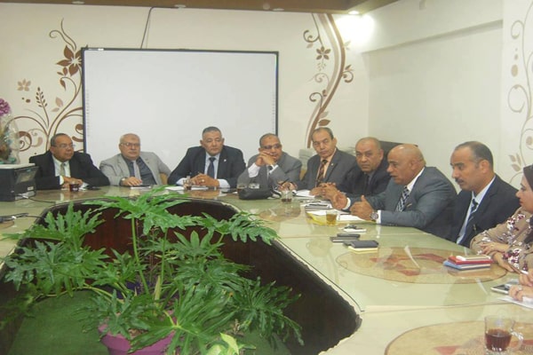 خالد حجازى يجتمع بقيادات تعليم الجيزة ومدراء عموم الادارات التعليمية