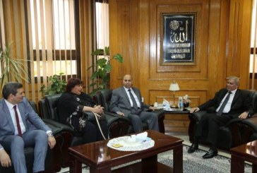 وزيرة الثقافة تبحث مع محافظ المنيا انشاء مراكز لتنمية المواهب