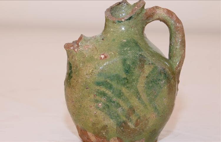 العثور على قطع أثرية يعود تاريخها للفترة العثمانية والرومانية خلال حفريات في قلعة بايبورت التركية