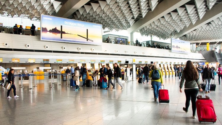 اتحاد المطارات الألماني : 111 ألف مسافر يتأثرون بإضراب المطارات.. اليوم