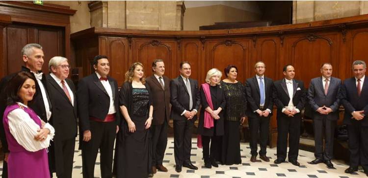 أنا المصرى تتوج حفل فرقة أوبرا القاهرة فى باريس