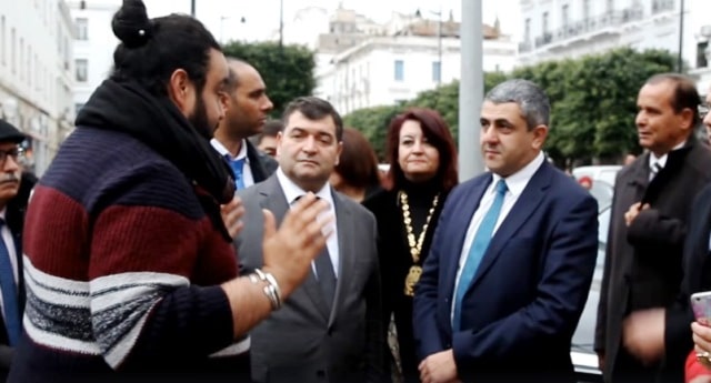 فيديو : برفقة أمين منظمة السياحة العالمية وزير سياحة تونس يتفقد أسواق المدينة القديمة بالعاصمة