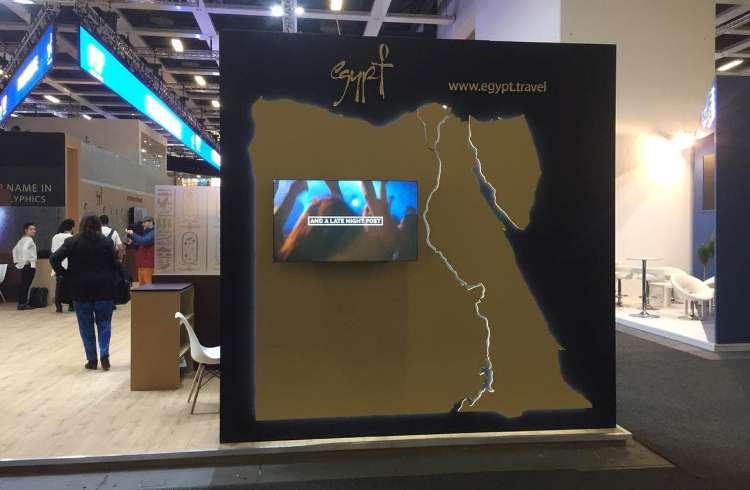 يوسف يبحث مع توماس كوك آليه دفع الحركة السياحية الوافدة الي مصر