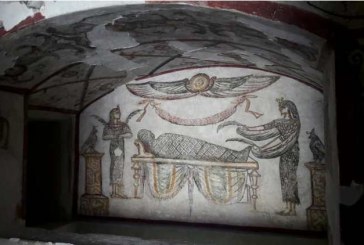 ترميم مقبرتي الورديان بمنطقة آثار كوم الشفافة