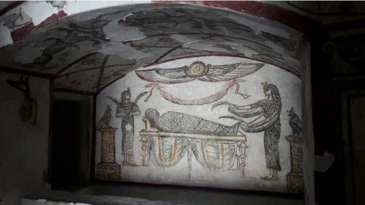 ترميم مقبرتي الورديان بمنطقة آثار كوم الشفافة