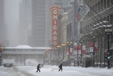 إلغاء مئات الرحلات الجوية في شيكاغو بسبب العواصف الثلجية