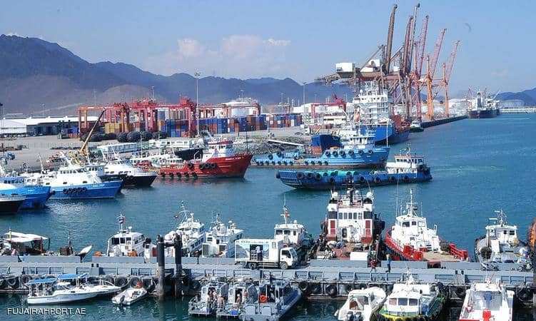 حكومة الفجيرة تنفي صحة تقارير اعلامية حول انفجارات بمينائها