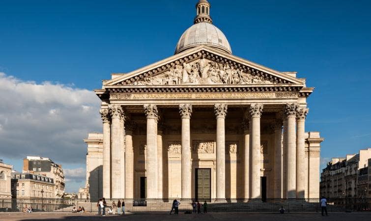 التبرع بكتاب مقابل الولوج إلى بانتيون باريس