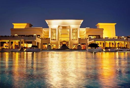 عطلتك المميزة في شيراتون سوما باي على ضفاف البحر الأحمر