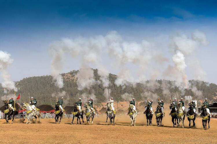 بالصور .. نجاة اعتابو وأزلماظ يفتتحان النسخة الثالثة لمهرجان أجذير إيزوران