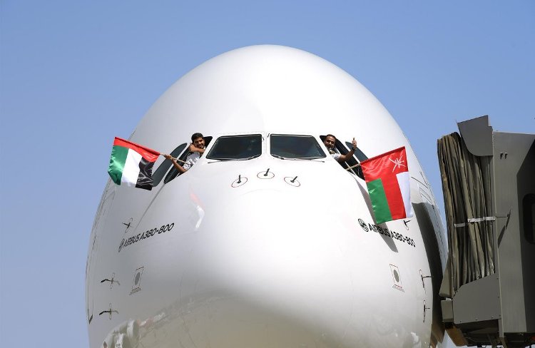 مطار مسقط يستقبل أقصر رحلة في العالم لطيران الإمارات A380