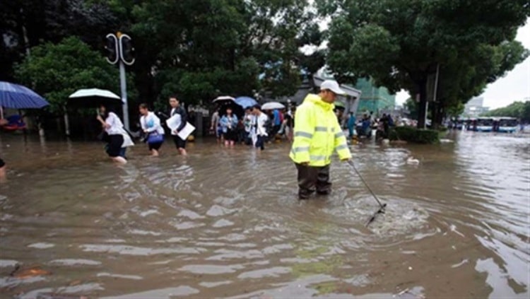 الأمطار الغزيرة في جنوبي الصين تهدد صناعة السياحة