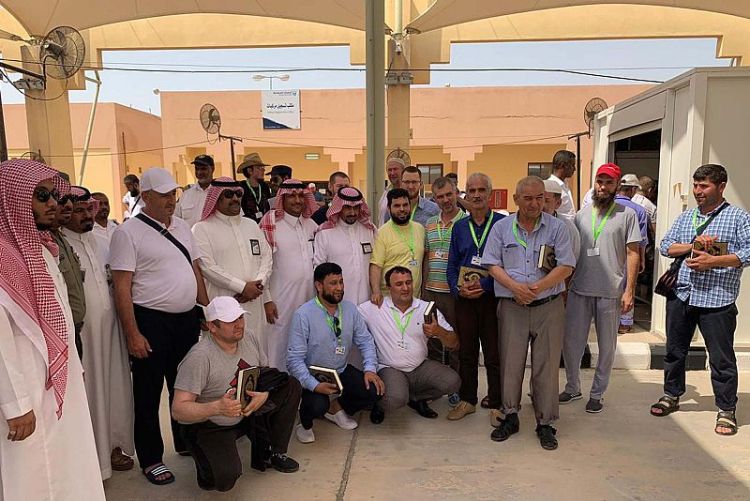 السعودية تستقبل أولى قوافل الحجاج القادمين من روسيا