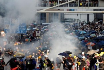 أمريكا ترفع مستوى التحذير بشأن السفر إلى هونج كونج بسبب الاضطرابات الاهلية