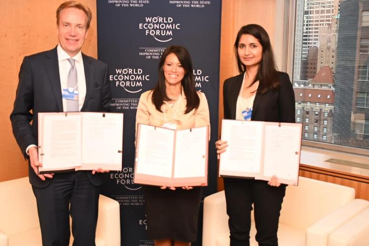 المشاط توقع خطاب نوايا لتنفيذ مشروع