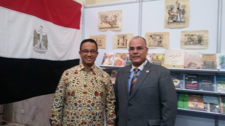 سفير مصر ومحافظ جاكارتا يفتتحان الجناح المصري بمعرض اندونيسيا الدولي للكتاب
