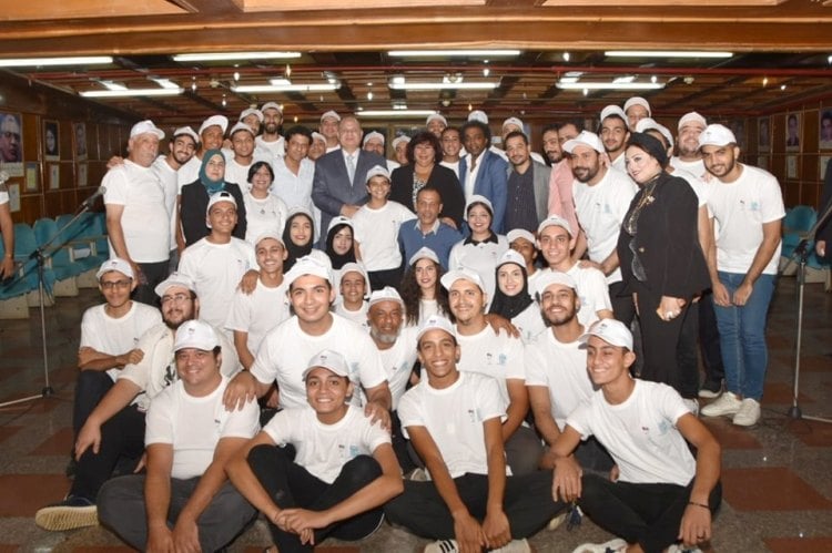 وزيرة الثقافة و محافظ الفيوم يتابعان تدريبات ابدا حلمك ويشهدان