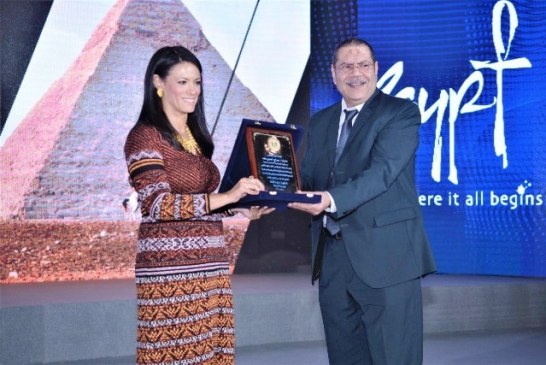 سياحة مصر تكرم سراج الدين سعد رئيس هيئة التنمية السياحية فى يوم السياحة العالمي
