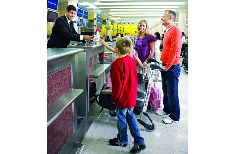 شركات الطيران تخفض أسعار التذاكر حتى 40 بالمئة