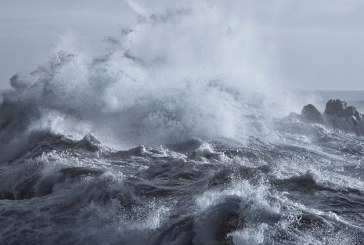 إلغاء 665 رحلة جوية بالولايات المتحدة بسبب إعصار “دوريان”