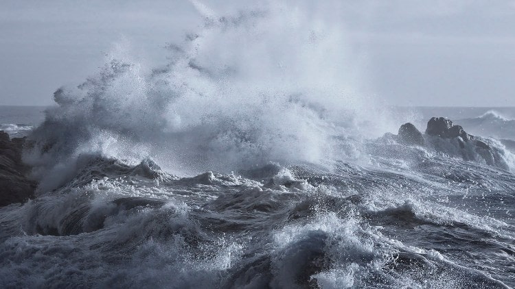 إلغاء 665 رحلة جوية بالولايات المتحدة بسبب إعصار