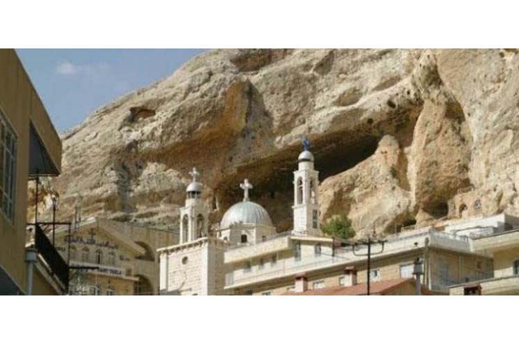 قناة تشيكية تبرز أهم المعالم السياحية في مدينة معلولا السورية