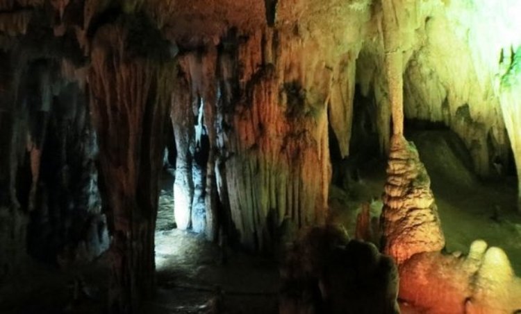  الكهوف العجيبة بالجزائر تستقطب أكثر من 135 ألف سائح