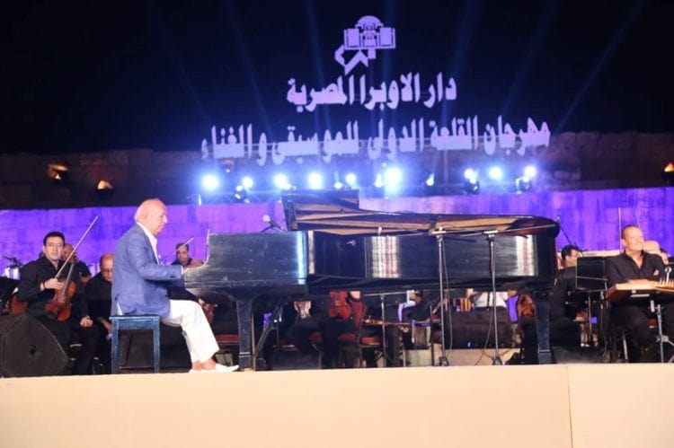 وزيرة الثقافة تشهد فعاليات ختام مهرجان القلعة ال 28 .. عمر خيرت يتألق