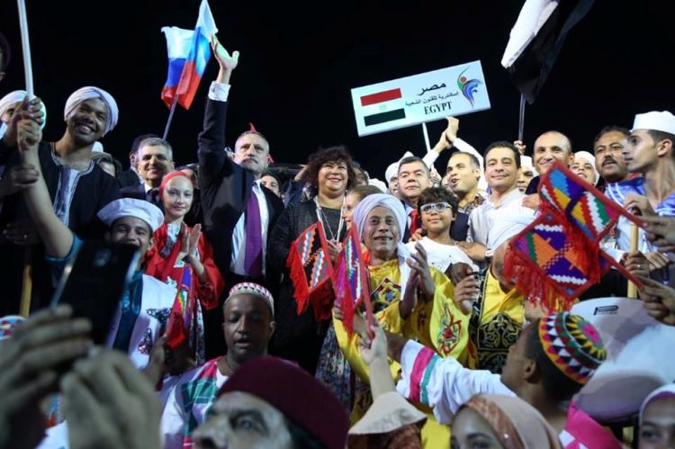 بالصور .. وزيرة الثقافة و حمدى عثمان يفتتحان فعاليات مهرجان الاسماعيلية الدولى ال ٢٠ للفنون الشعبية