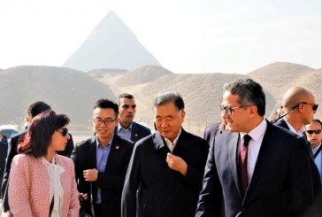 وزير الآثار يبحث مع وانج يانج سبل تعزيز التعاون بين مصر والصين
