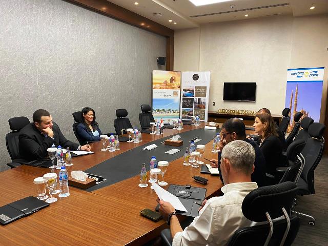 وزيرة سياحة مصر تناقش دعم التعاون مع مسئولي أكبر منظم رحلات بالمانيا للسوق المصري FTI