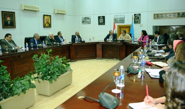 وزيرا السياحة والاتصالات يبحثان أليات استخدام وسائل التقنية للترويج لمصر بالمحافل والمعارض الدولية