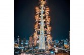 بالفيديو  : برج خليفة السياحي يبهر العالم بعرضٍ مذهل في وسط مدينة دبي بمناسبة رأس السنة الجديدة2020