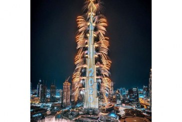 بالفيديو  : برج خليفة السياحي يبهر العالم بعرضٍ مذهل في وسط مدينة دبي بمناسبة رأس السنة الجديدة2020