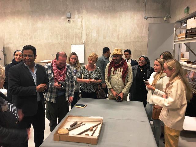 تنشيط سياحة مصر تنظم رحلة تعريفية ترويجية بالقاهرة و الأقصر لوفد صحفي انجليزي