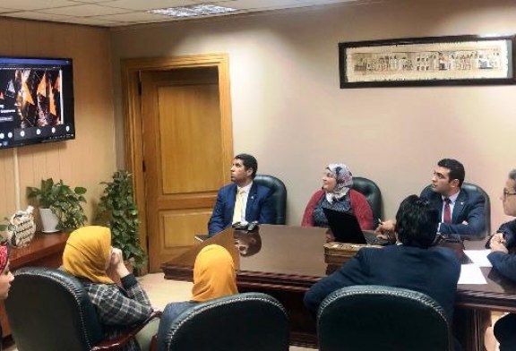 كورونا والمتحف الكبير : العناني يلتقي مصممي موقع المتحف الالكتروني عبر الفيديو كونفرانس