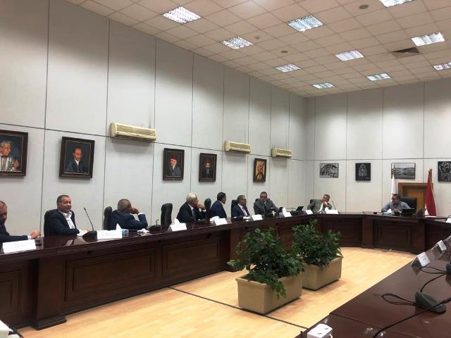 بعد الغاء ترخيص فندقين : العناني يتوعد ملاك الفنادق والقري لن نتهاون مع اي مقصر في حق العمال