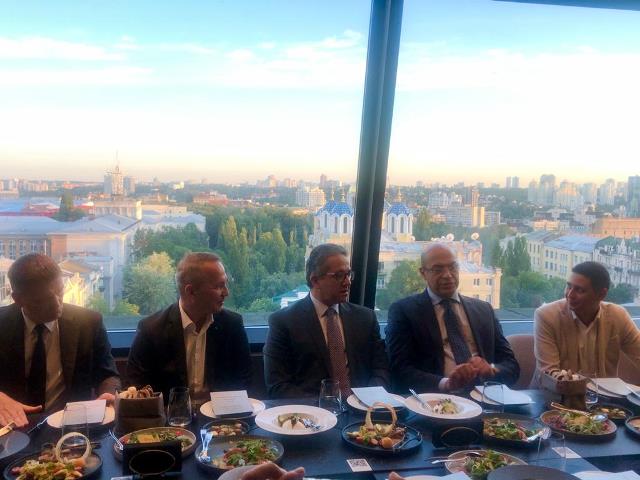 العناني وزير السياحة المصري فى كييف بأوكرانيا يلتقي كبار منظمي البرامج السياحية لمزيد من الحركة