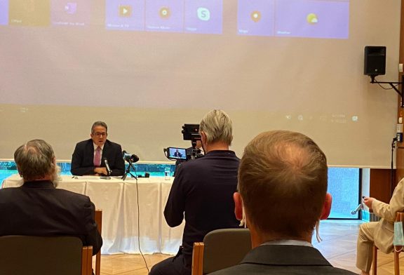 العناني يتناقش سبل عودة حركة السياحة الإلمانية مع رئيس لجنة السياحة في البرلمان الإلماني