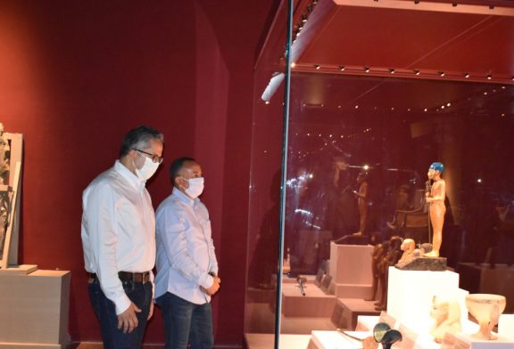 بالصور توت عنخ امون ضيف شرف متحف الغردقة الجديد