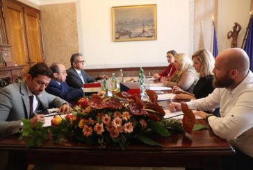 وزير سياحة مصر يناقش آليات دفع حركة السياحة الخارجية مع رئيس وزراء التشيكي و التعاون السياحي