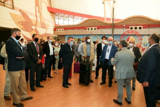 30 سفيرا يطمئنون علي الاجراءات الاحترازية المطبقة بمطار شرم الشيخ لسلامة السياح من فيروس كورونا