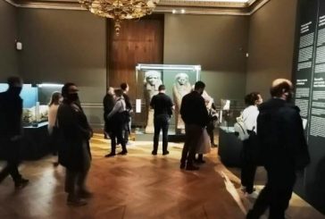 معرض