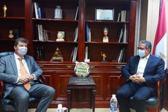 العناني يلتقي سفير بلجيكا في القاهرة لبحث سبل التعاون في مجال المتاحف بين البلدين وتنشيط السياحة
