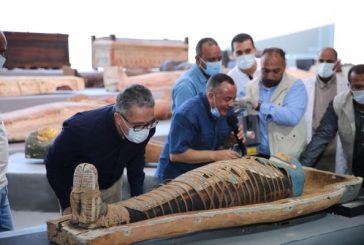 أكبر كشف آثري بجبانة سقارة 100 تابوتا مغلقا لمومياوات ولقي وتماثيل ذهبية فرعونية ..البوم صور